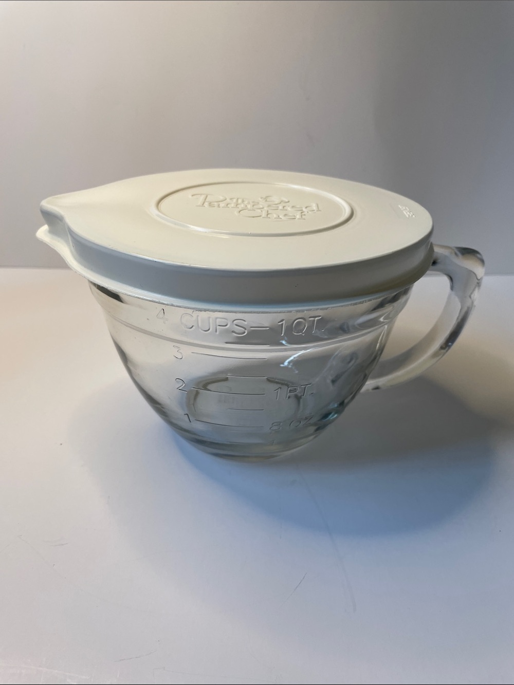 The Pampered Chef Clear Glass Measuring Bowl with Handle